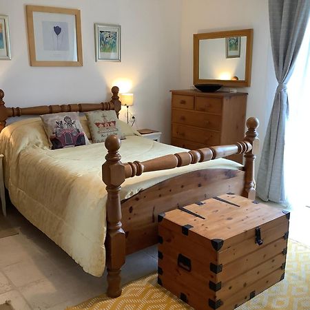 St Pasha Hotel Paillé Екстериор снимка