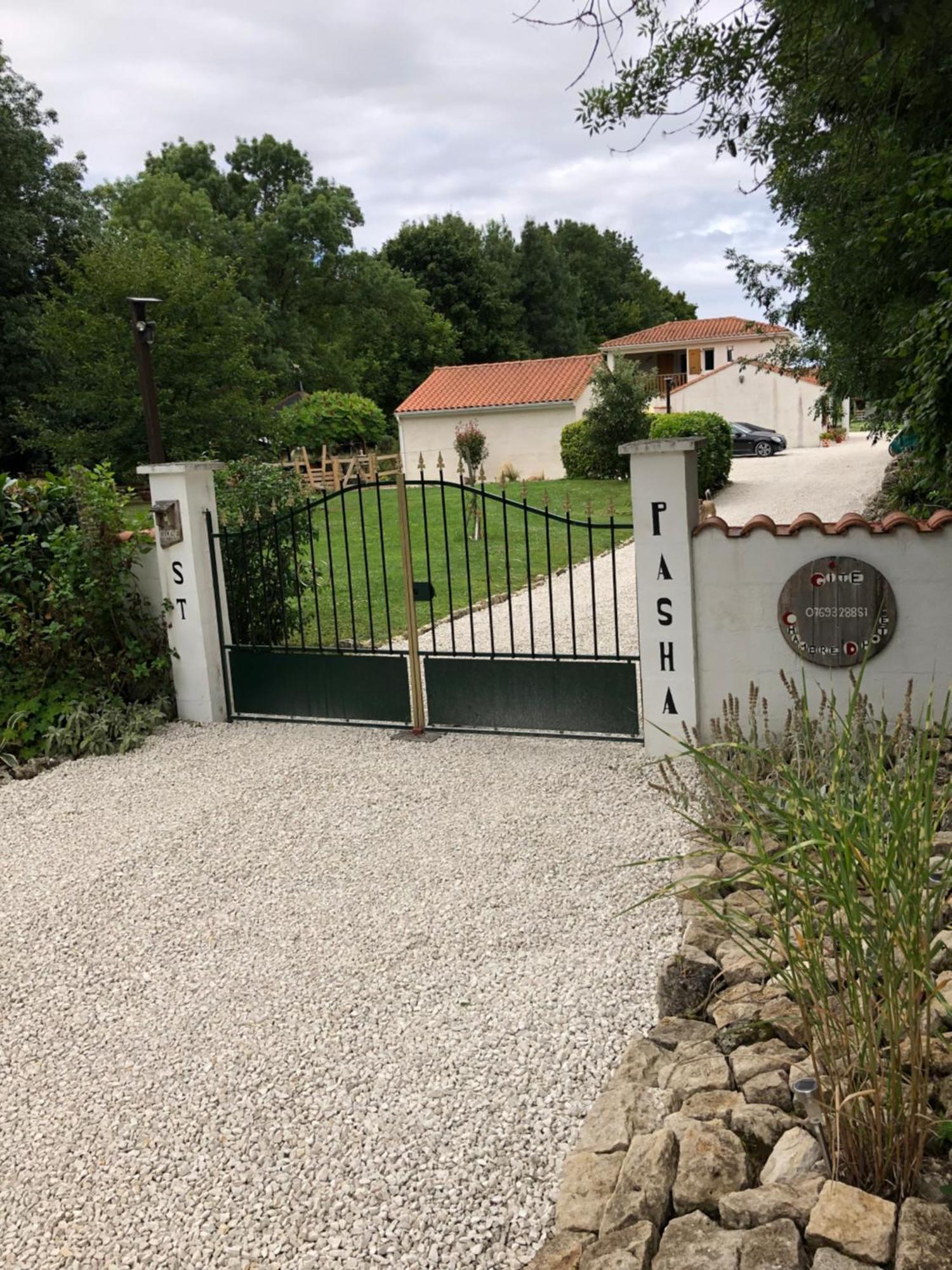 St Pasha Hotel Paillé Стая снимка